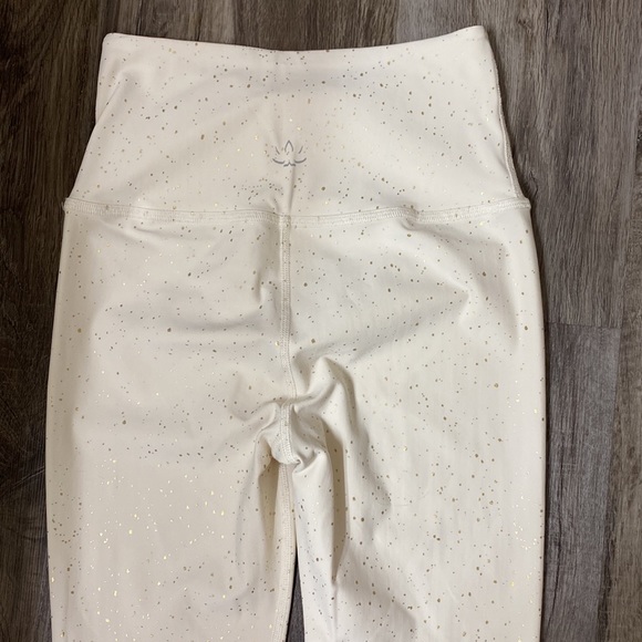 Beyond Yoga High Waisted Alloy Ombre Midi Leggings - Picture 9 of 12